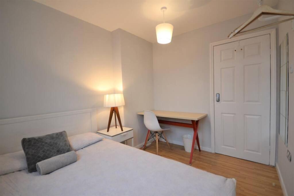 Stylish Budget 4 Bedroom Flat In Brick Lane ลอนดอน ภายนอก รูปภาพ